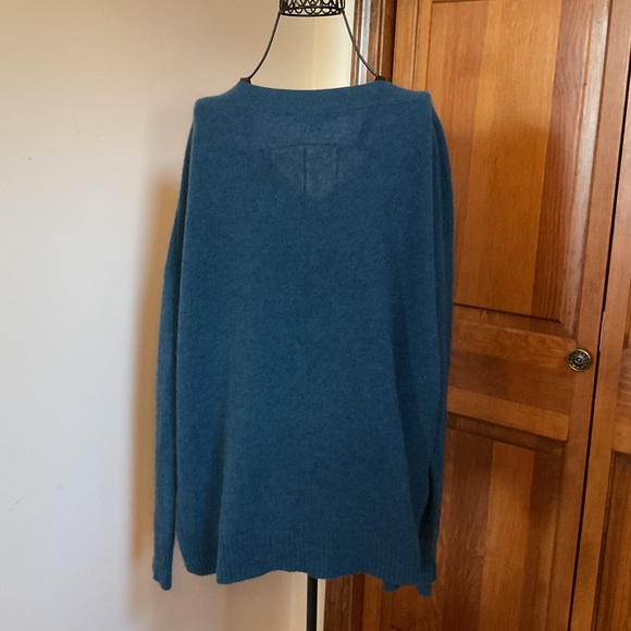 White + Warren V Neck cashmere Sweater, Large, petrol blue - Picture 3 of 5